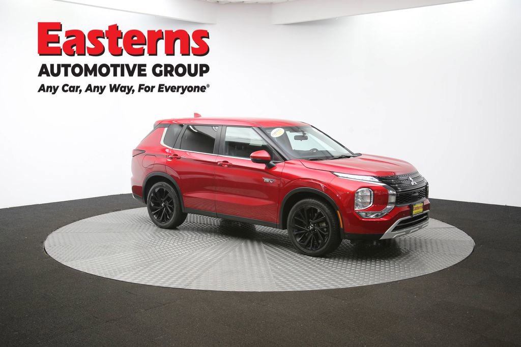 Used 2023 Mitsubishi Outlander SE image 47