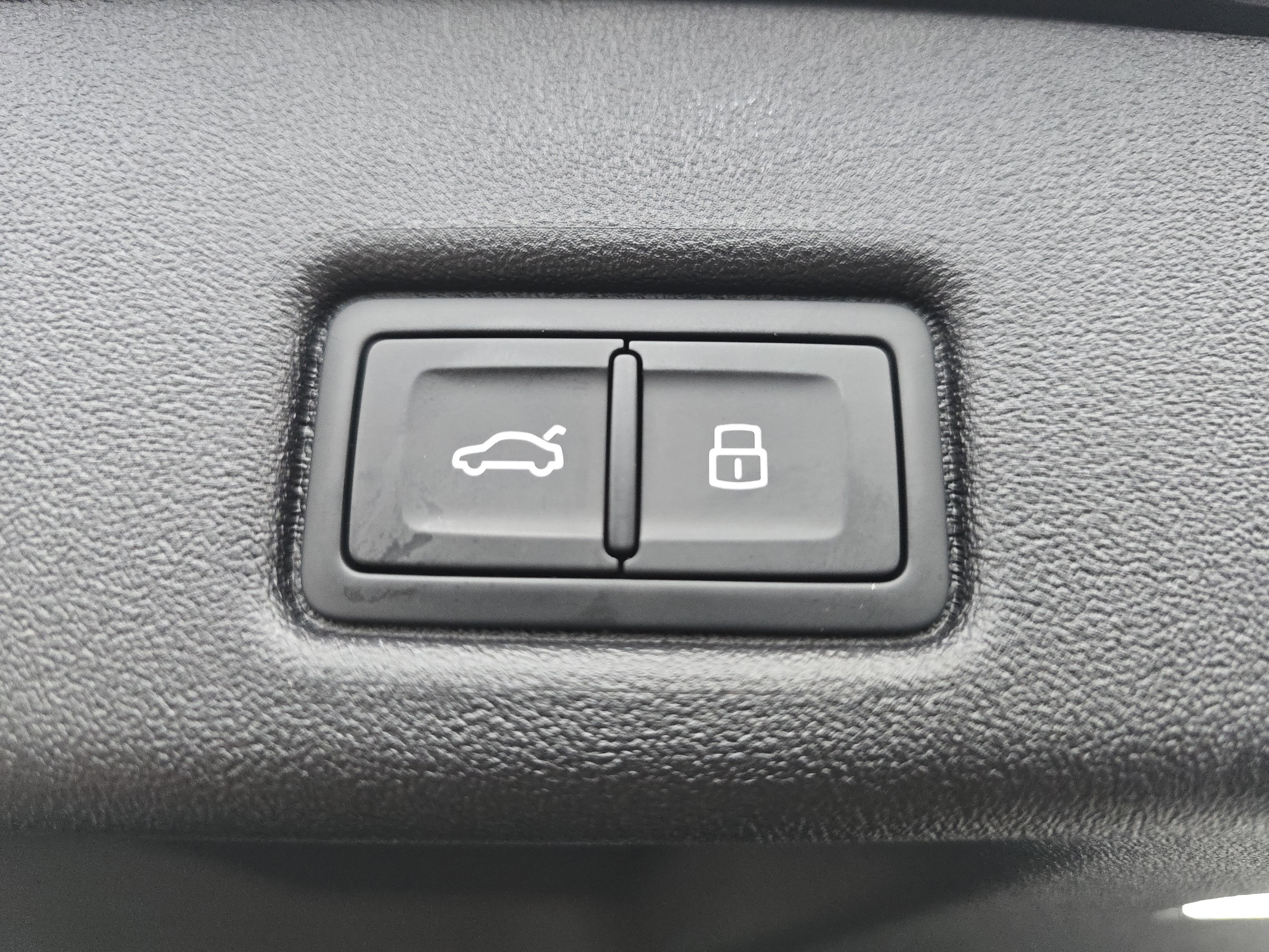 New 2025 Audi Q5 Premium Plus image 17