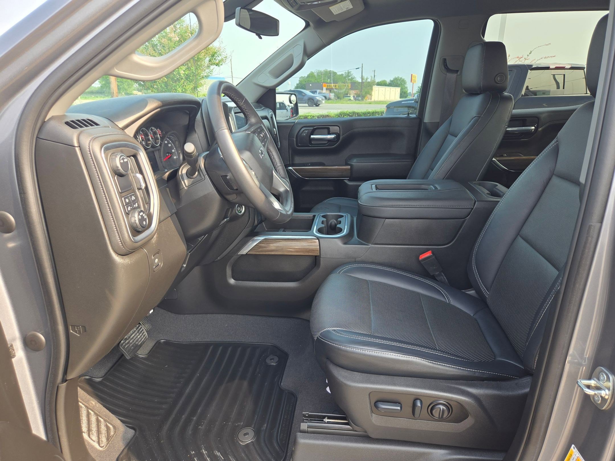 Used 2022 Chevrolet Silverado 1500 RST RWD image 9
