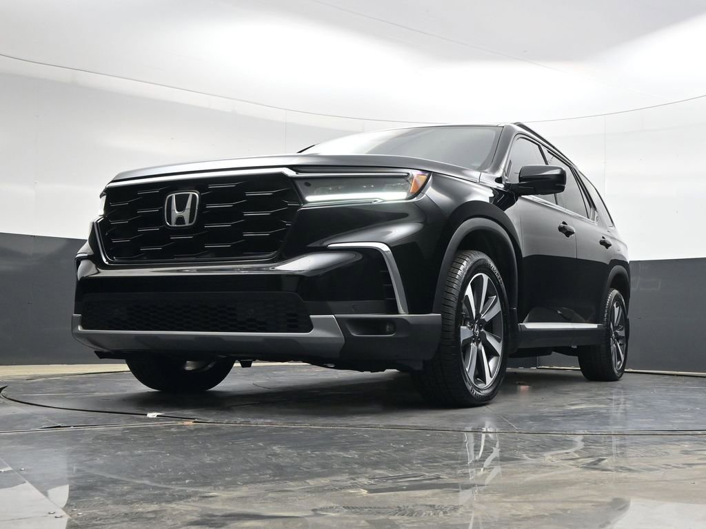 Used 2024 Honda Pilot Touring image 29