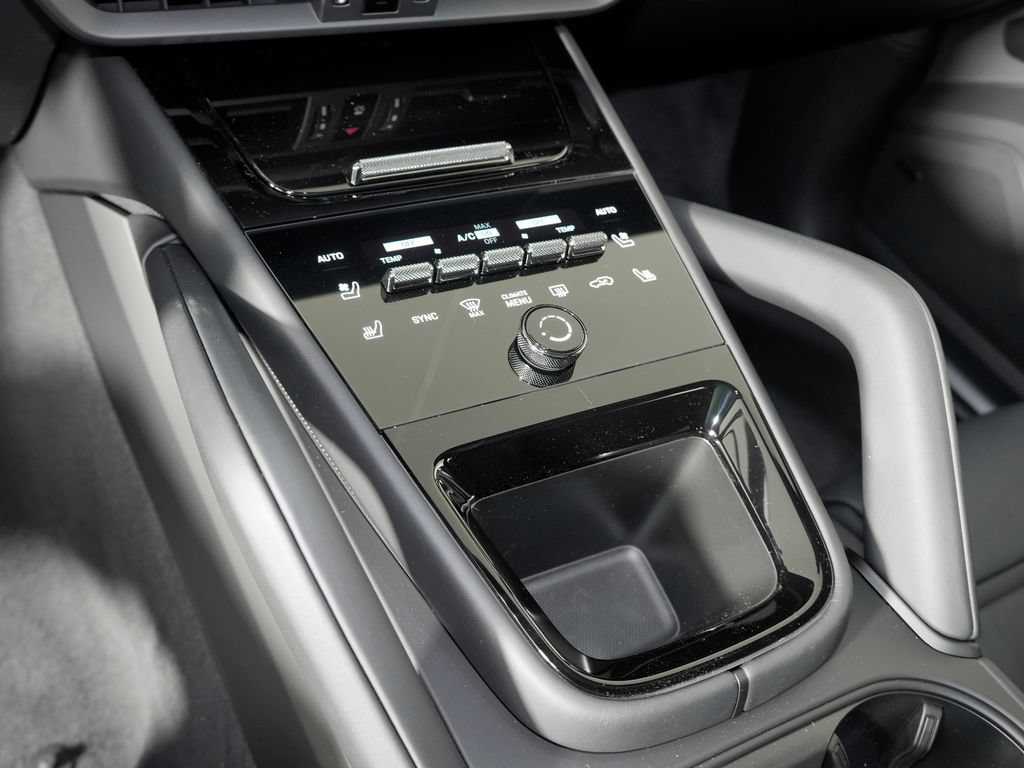 New 2026 Porsche Cayenne Coupe AWD/4WD image 32