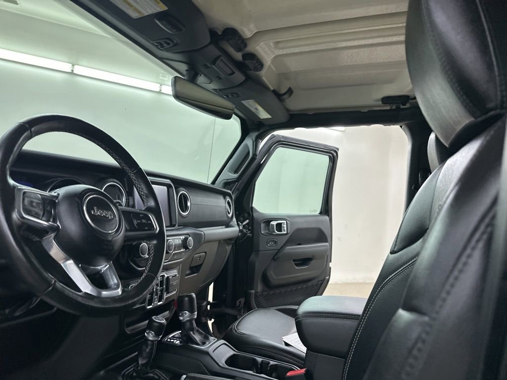 Used 2023 Jeep Wrangler Unlimited Sahara w/ Cold Weather Group AWD/4WD image 30