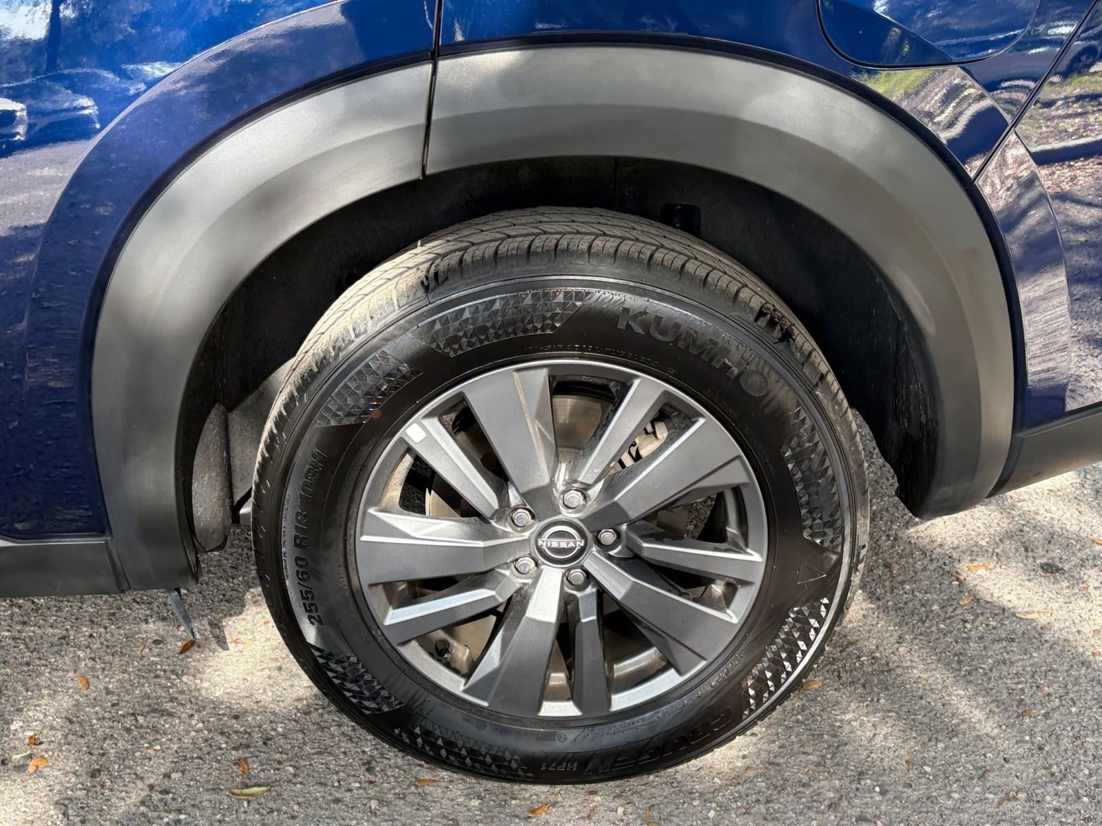 Used 2025 Nissan Pathfinder SV image 24