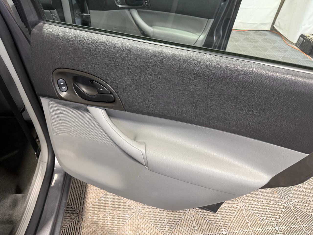 Used 2006 Ford Focus SES image 16