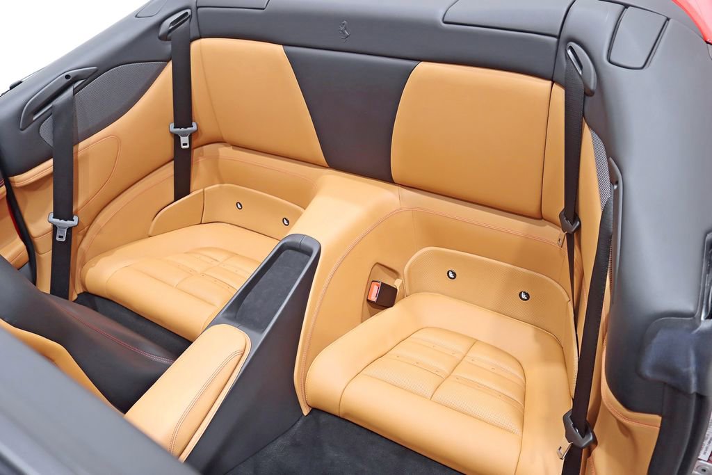 Used 2020 Ferrari Portofino RWD image 34