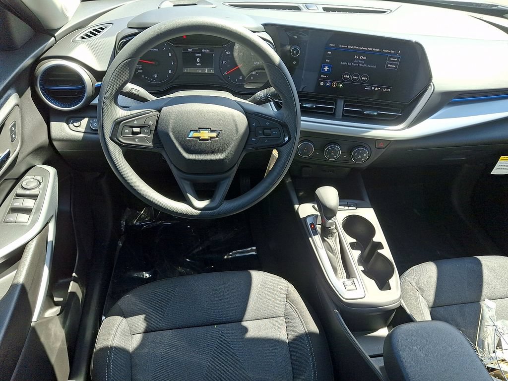 New 2026 Chevrolet Trax LS w/ LS Convenience Package FWD image 7