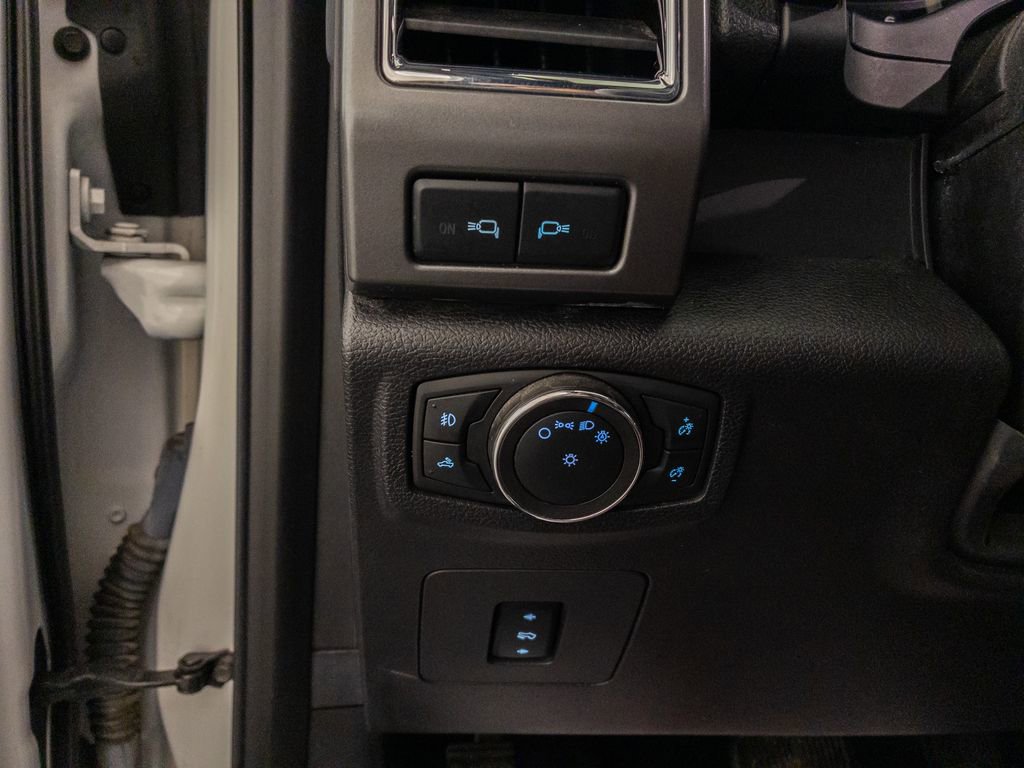 Used 2016 Ford F150 XLT w/ Equipment Group 302A Luxury image 21