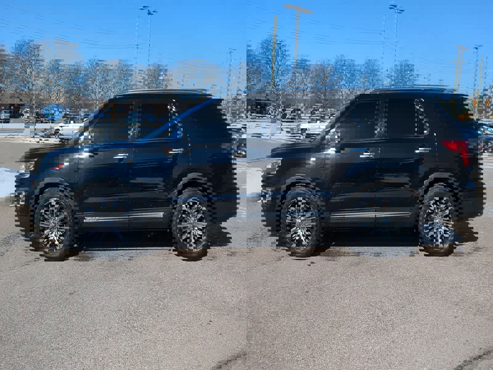 Used 2017 Ford Explorer Platinum image 5