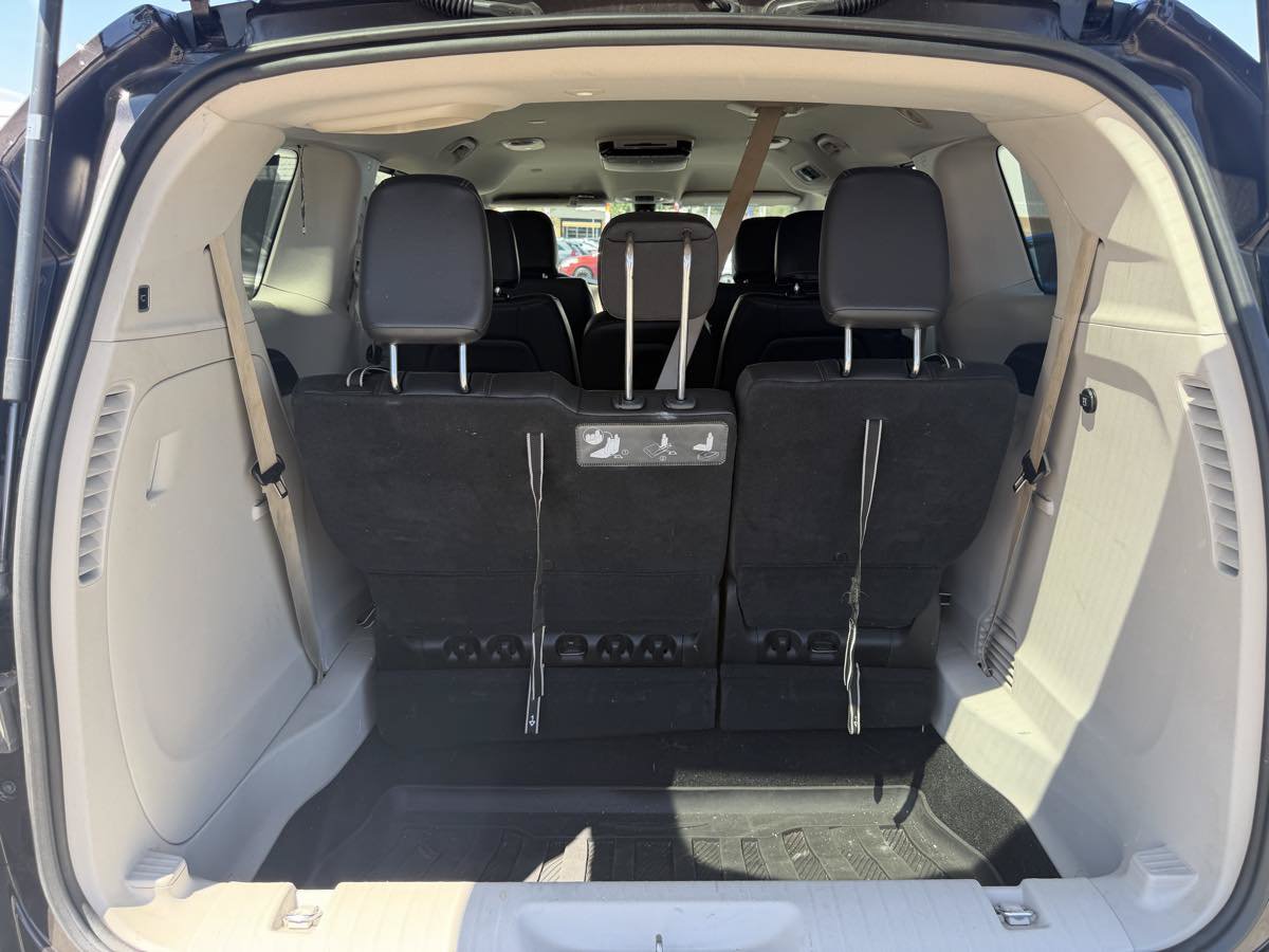 Used 2017 Chrysler Pacifica Touring-L FWD image 24
