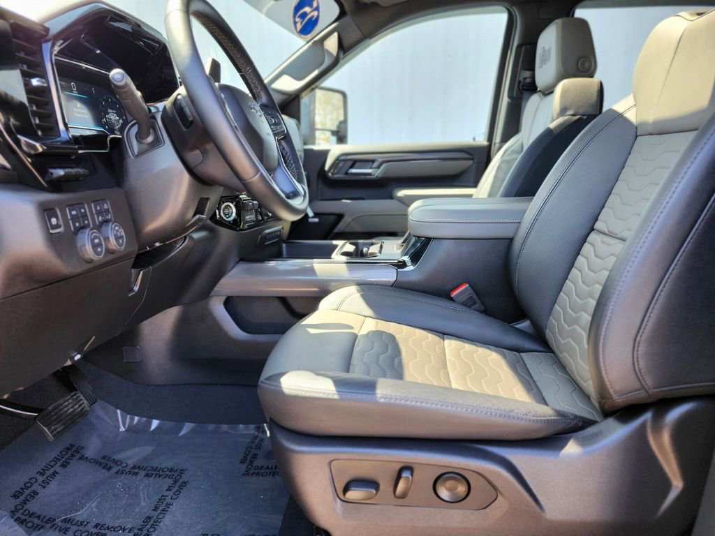 Used 2025 Chevrolet Silverado 2500 ZR2 w/ ZR2 Bison Edition AWD/4WD image 16