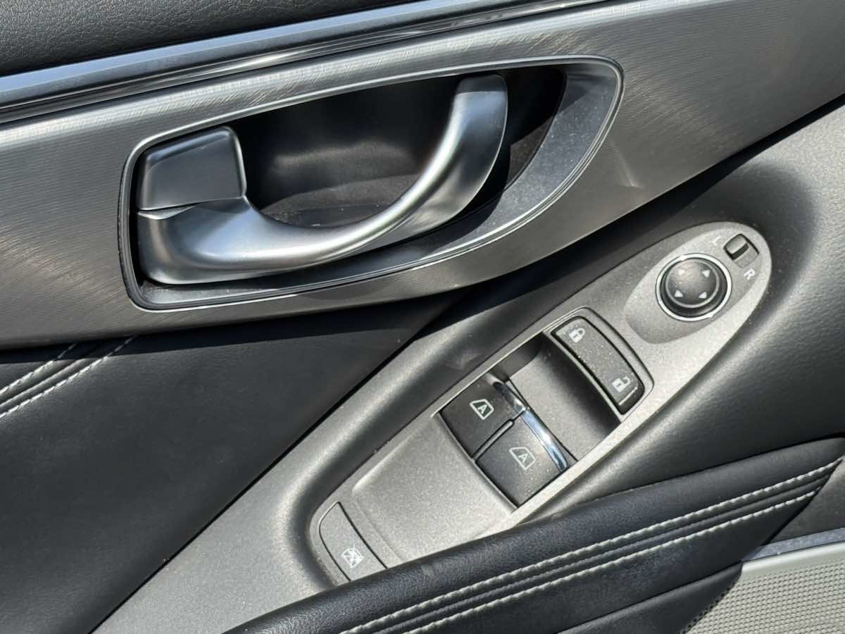 Used 2020 INFINITI Q60 3.0t Luxe RWD image 17