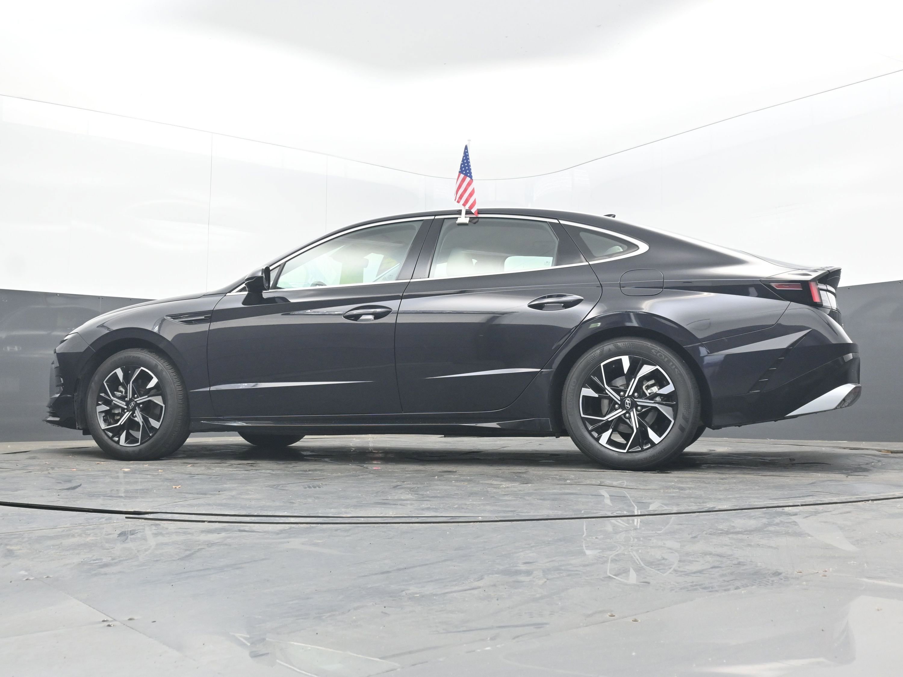 Used 2025 Hyundai Sonata SEL FWD image 29