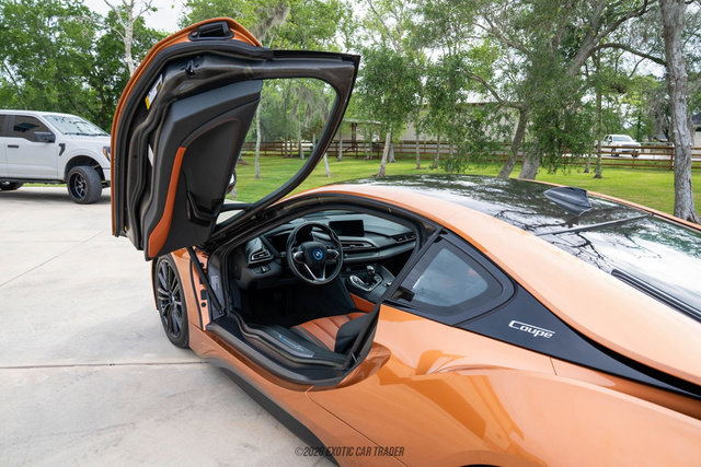 Used 2019 BMW i8 Coupe AWD/4WD image 43