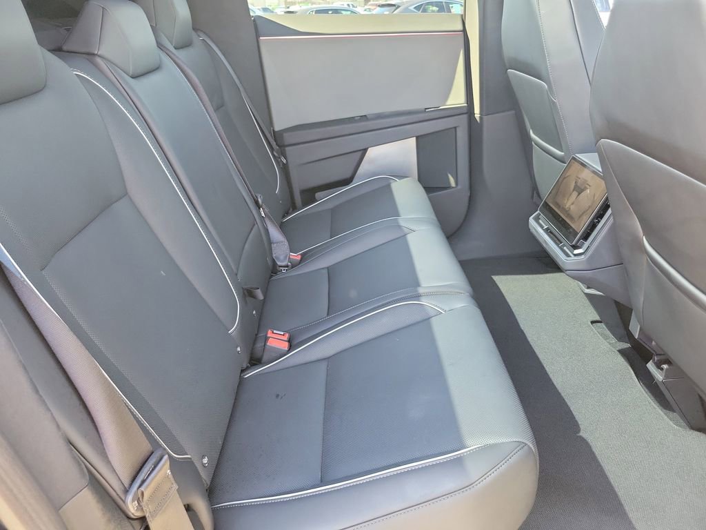 Used 2025 Tesla Cybertruck AWD Crew Cab image 22