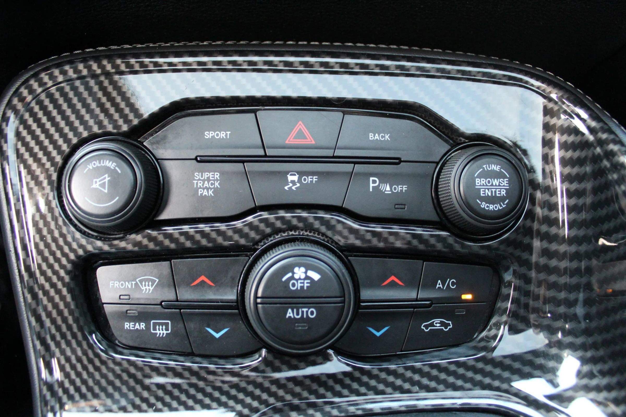 Used 2015 Dodge Challenger R/T Plus RWD image 21