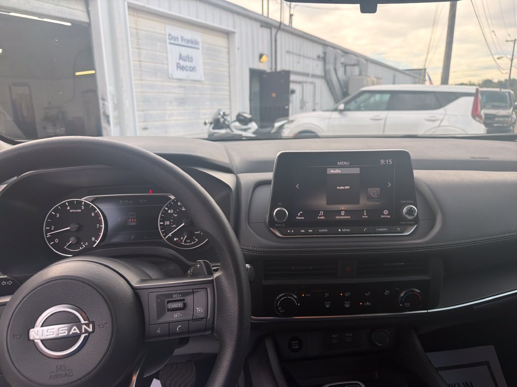 Used 2024 Nissan Rogue S FWD image 21