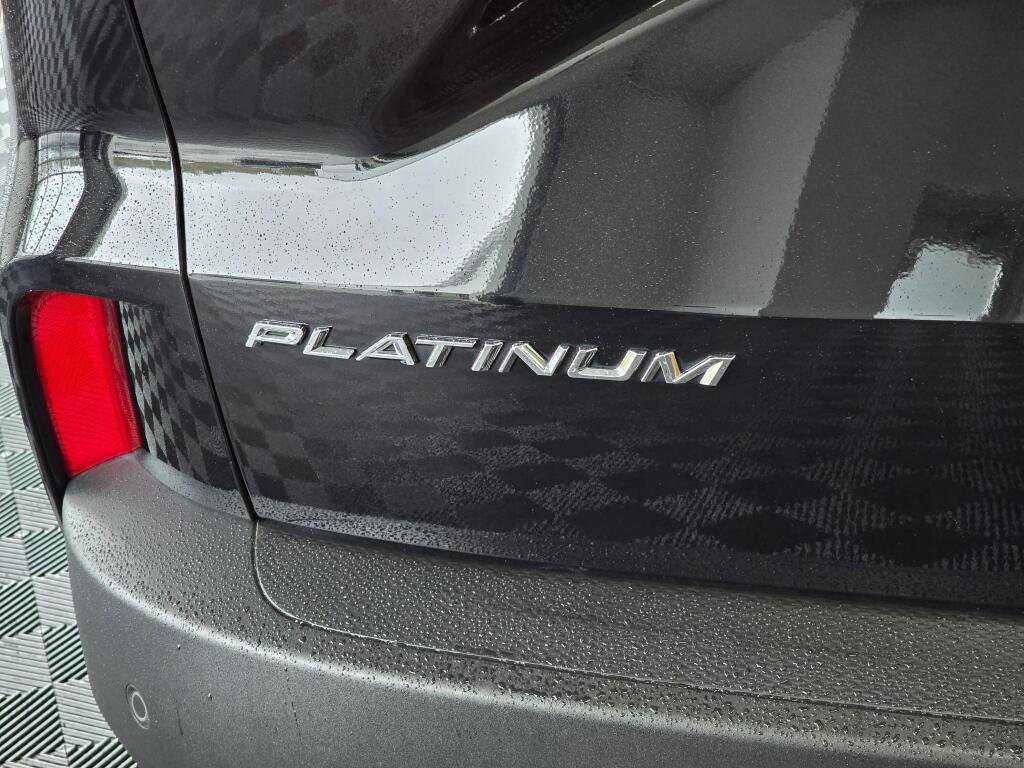 Used 2024 Ford Escape Platinum image 13