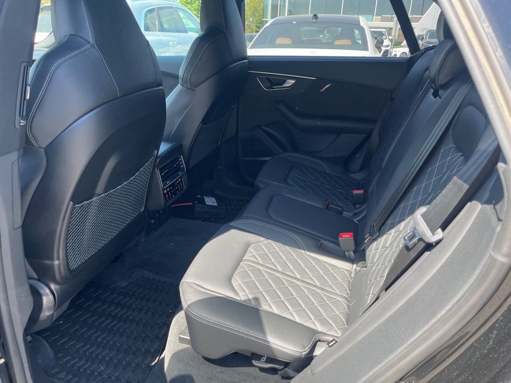 Used 2022 Audi SQ8 Prestige AWD/4WD image 5