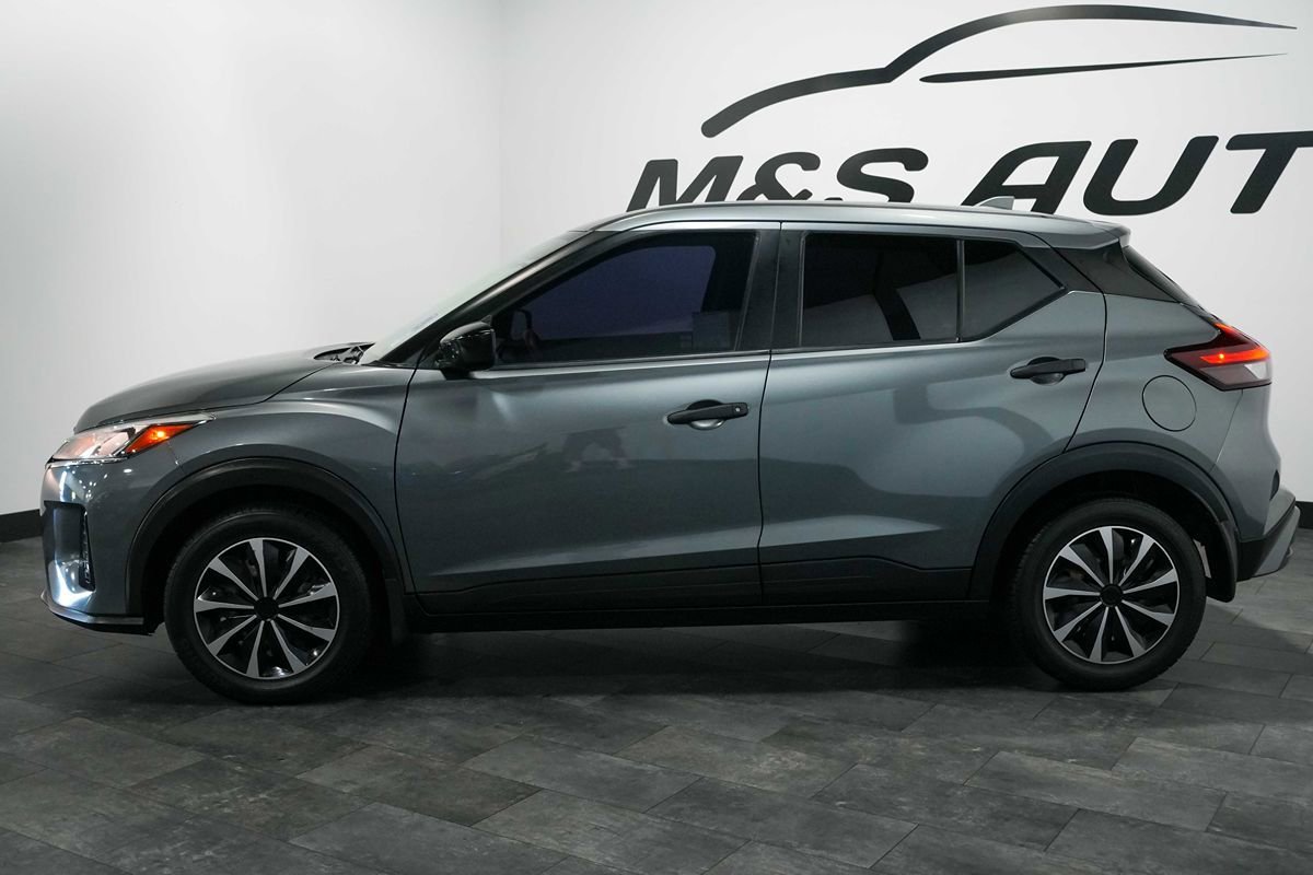 Used 2021 Nissan Kicks S FWD image 3