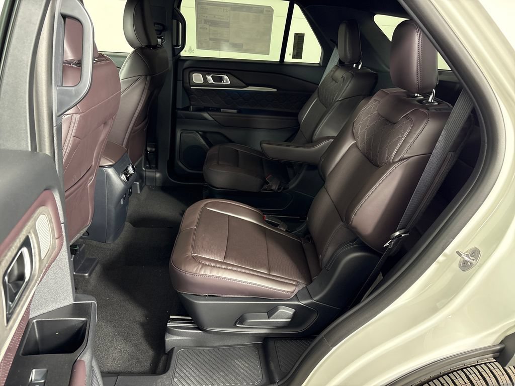 New 2027 Ford Explorer Platinum RWD image 32