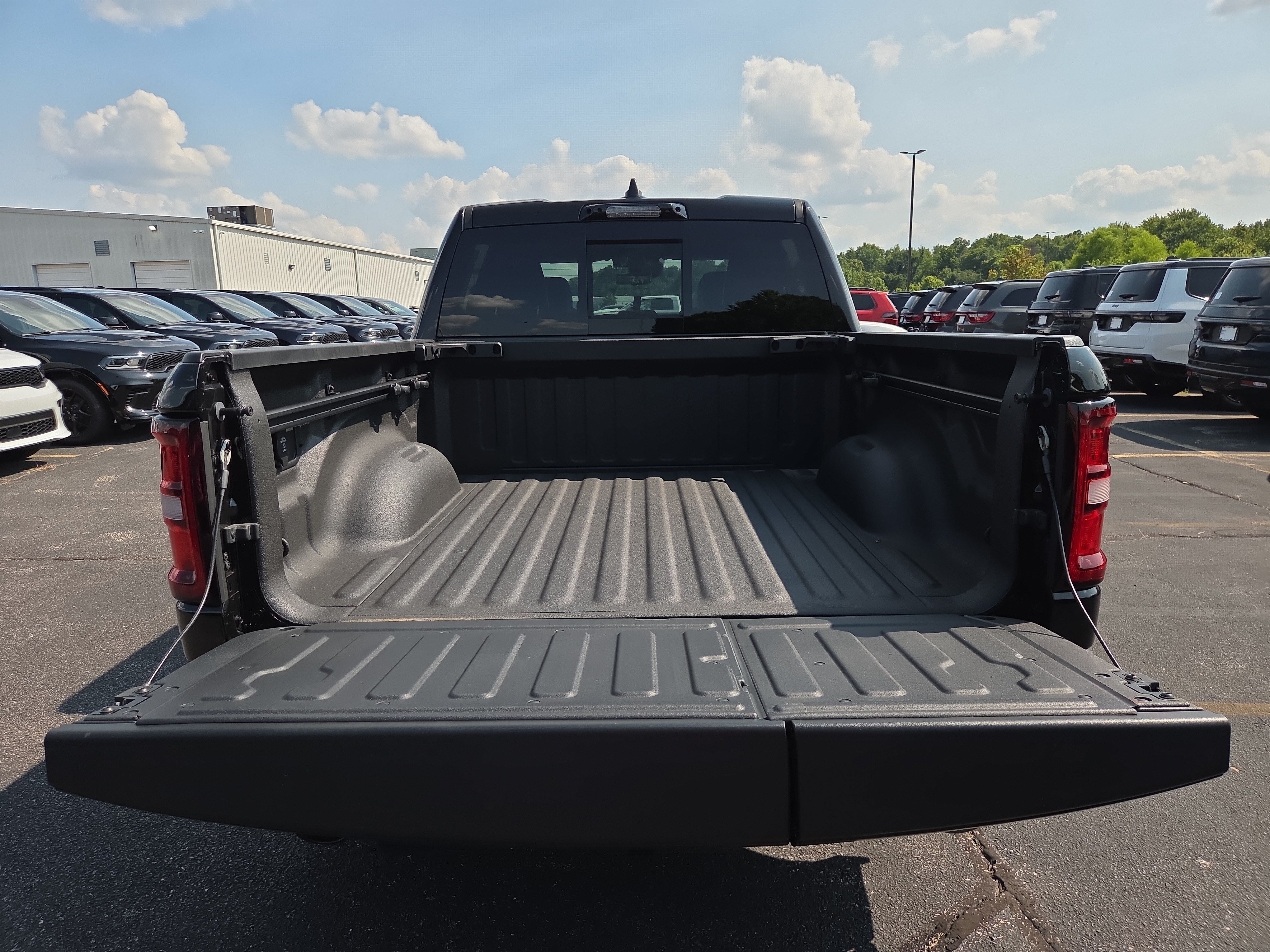 New 2026 RAM 1500 Laramie w/ Night Edition AWD/4WD image 9