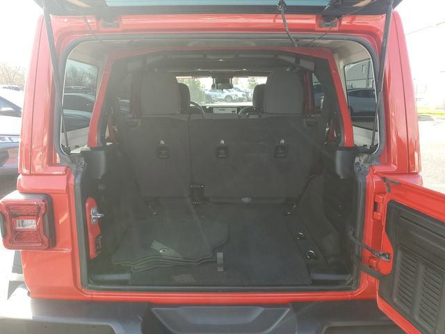 Used 2025 Jeep Wrangler Unlimited Rubicon w/ Convenience Group AWD/4WD image 27