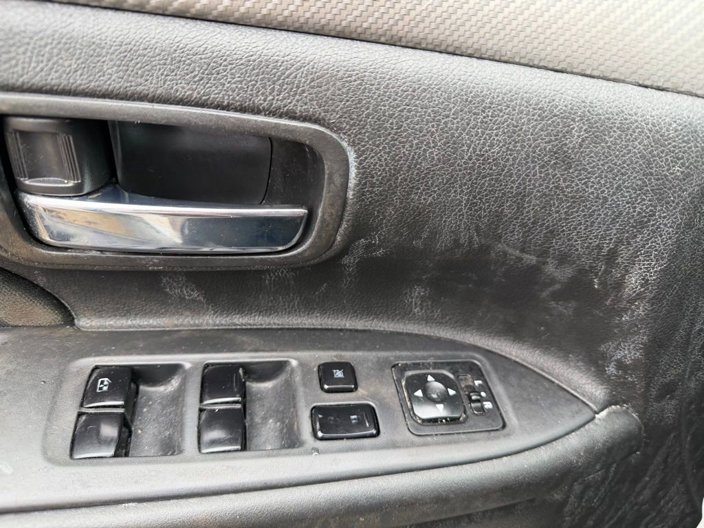 Used 2017 Mitsubishi Outlander FWD image 6
