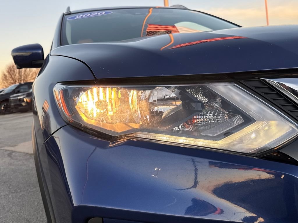 Used 2020 Nissan Rogue SV w/ Premium Package image 13