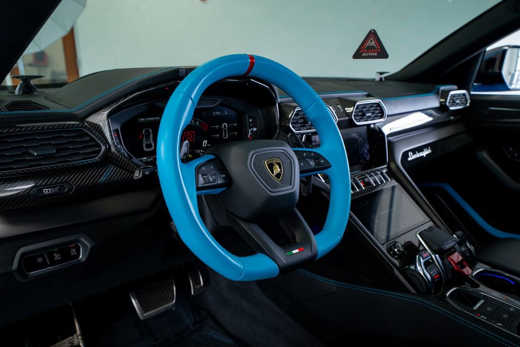 Used 2023 Lamborghini Urus Performante image 42