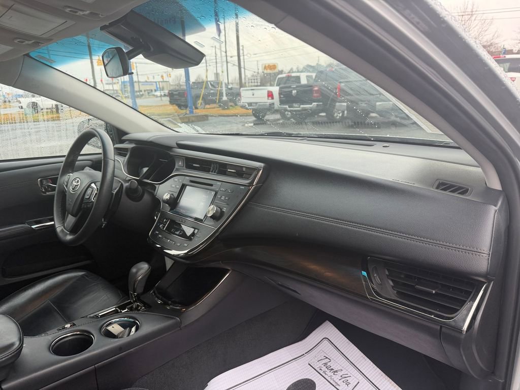 Used 2018 Toyota Avalon XLE w/ Carpet Mat Package image 16