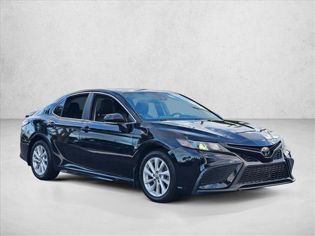 Used 2022 Toyota Camry SE FWD video 3
