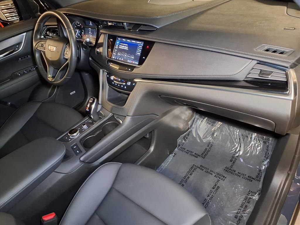 Certified 2025 Cadillac XT6 Luxury image 27