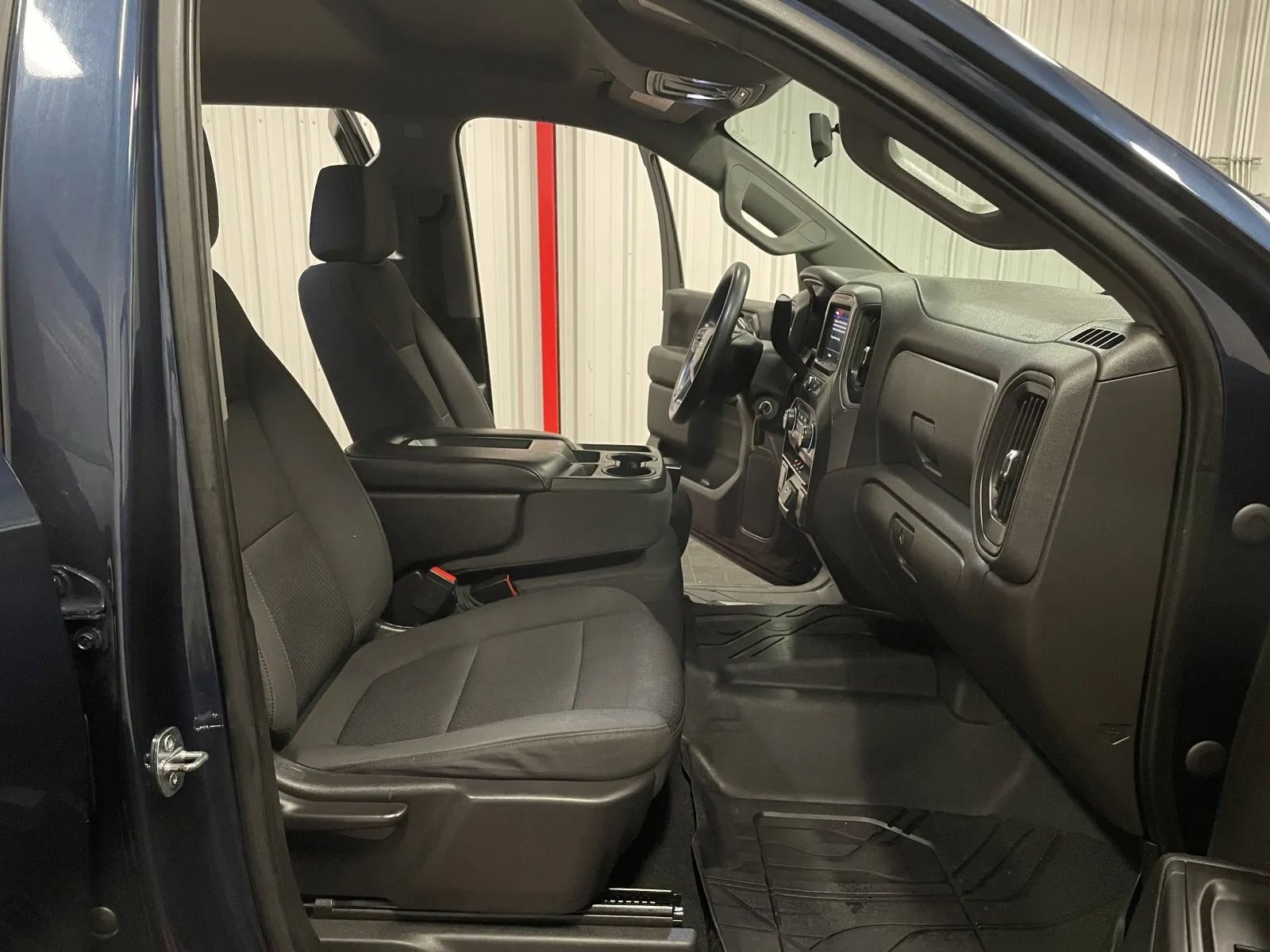 Used 2020 Chevrolet Silverado 1500 Custom w/ Custom Value Package image 41