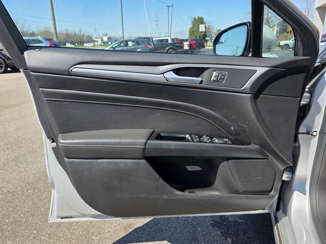 Used 2013 Ford Fusion Titanium FWD image 10