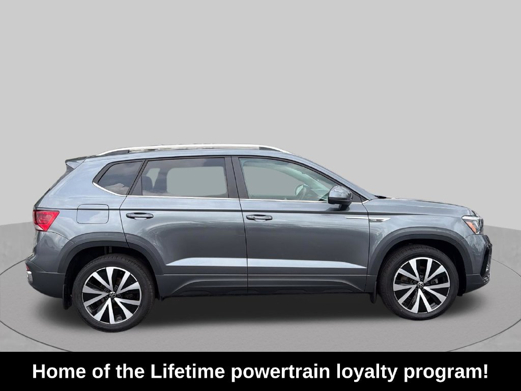 Used 2023 Volkswagen Taos SE w/ Panoramic Sunroof Package AWD/4WD image 7