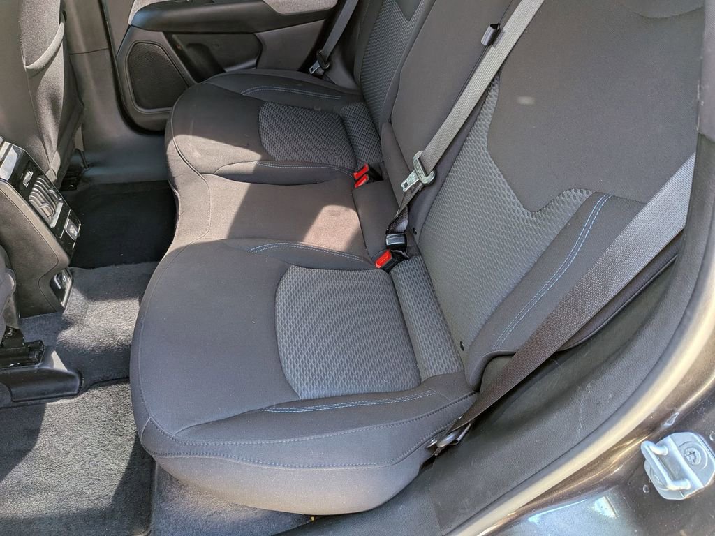 Used 2023 Jeep Compass Sport image 20