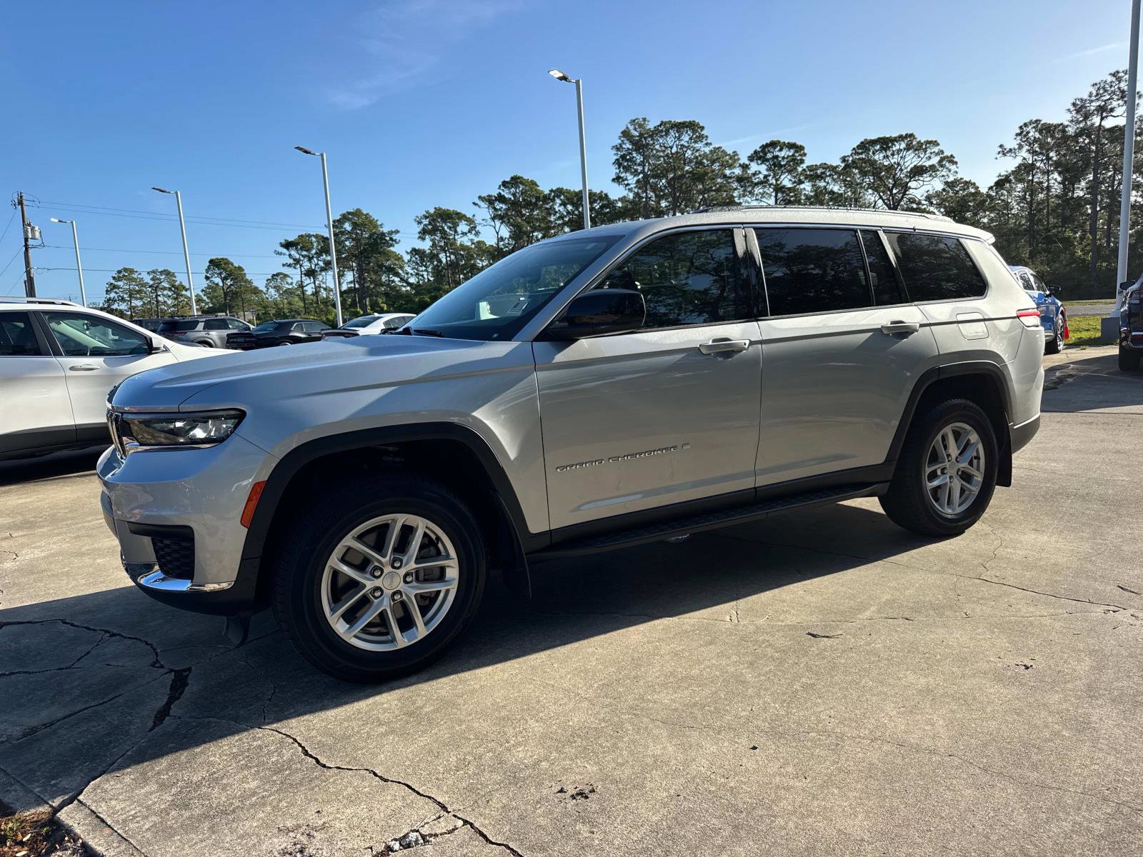 Certified 2022 Jeep Grand Cherokee L Laredo w/ Luxury Tech Group I image 7