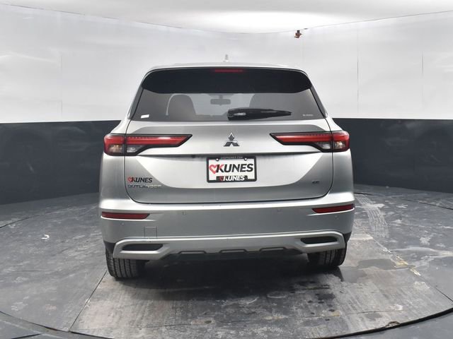 Used 2024 Mitsubishi Outlander SE image 8