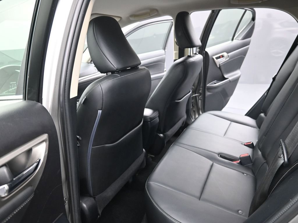 Used 2017 Lexus CT 200h image 12