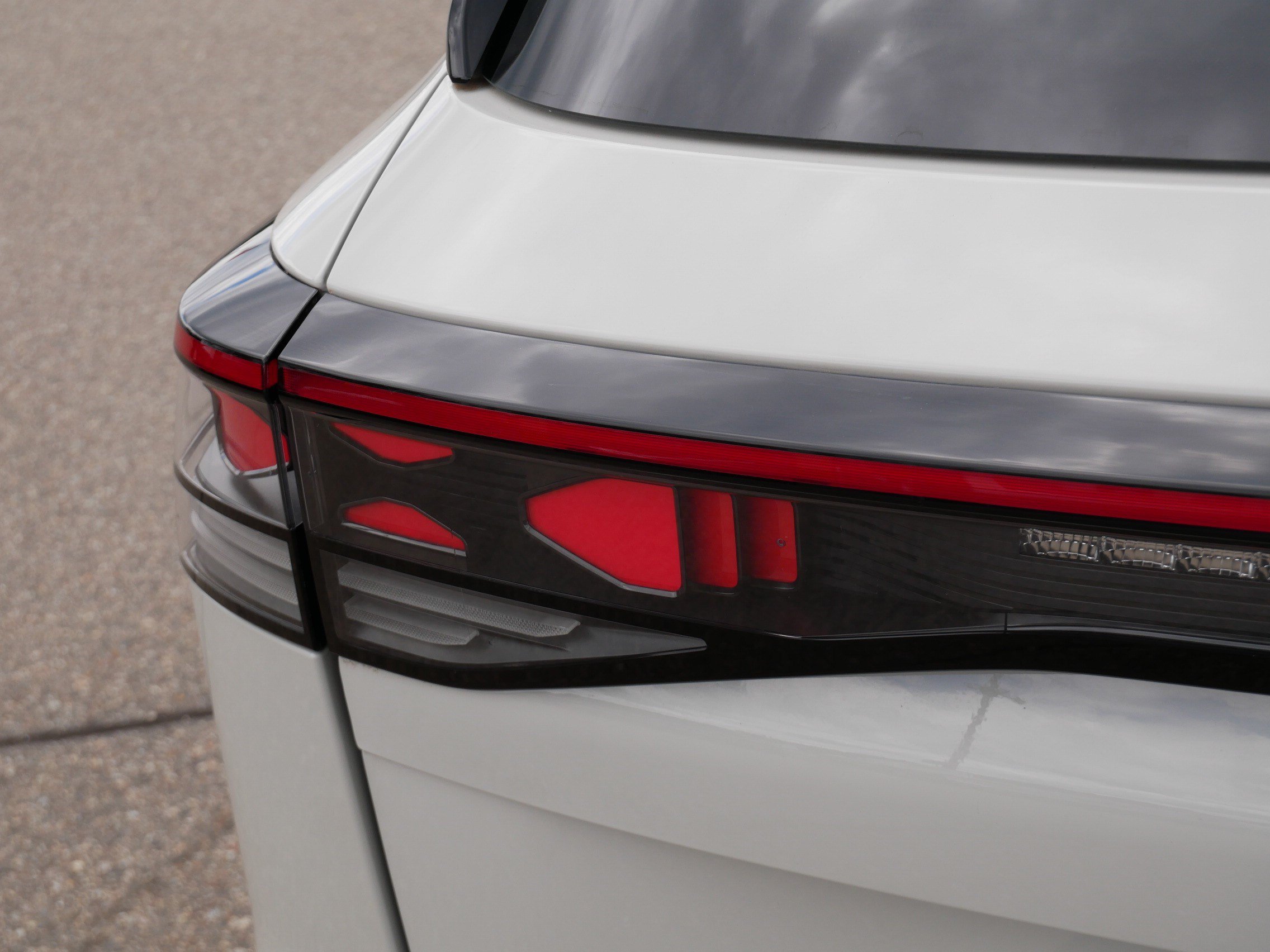 Certified 2025 Volkswagen Tiguan SEL R-Line AWD/4WD image 17