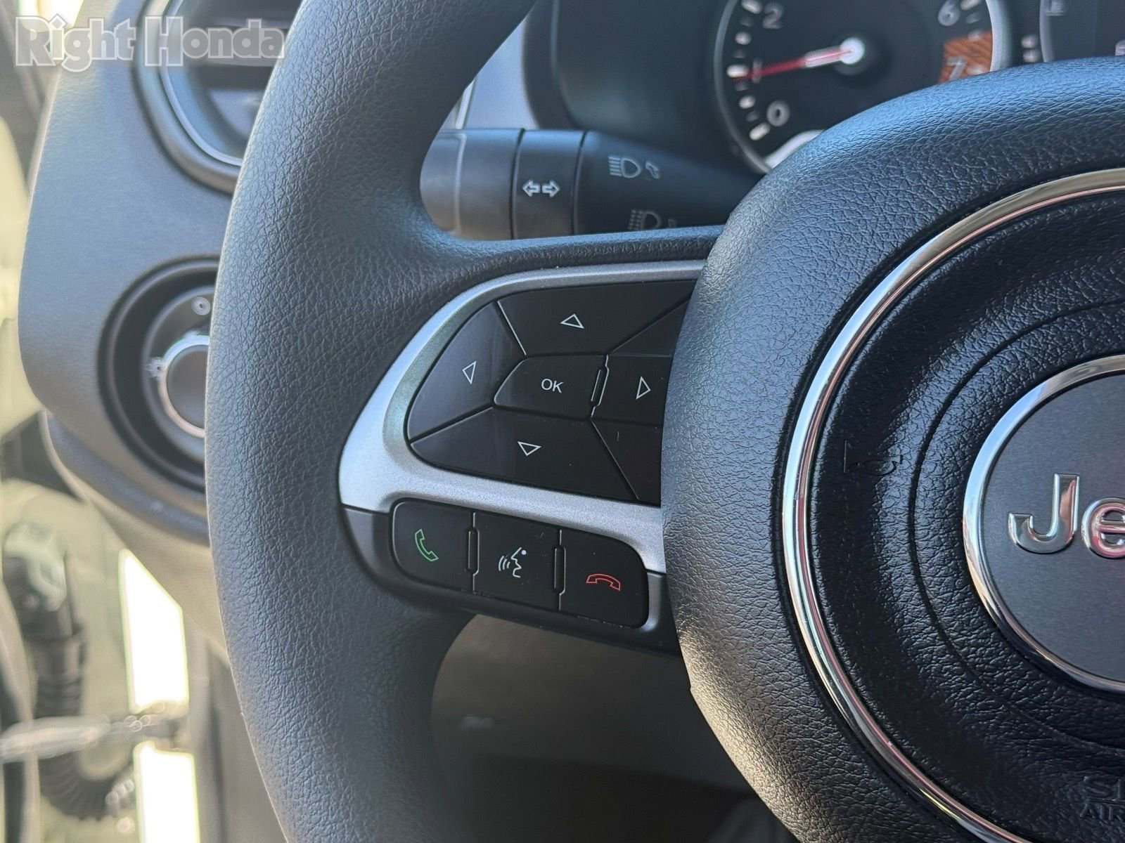 Used 2023 Jeep Renegade Latitude image 17