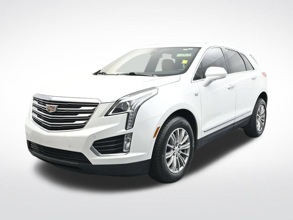 Used 2017 Cadillac XT5 Luxury w/ Driver Awareness Package FWD image 3