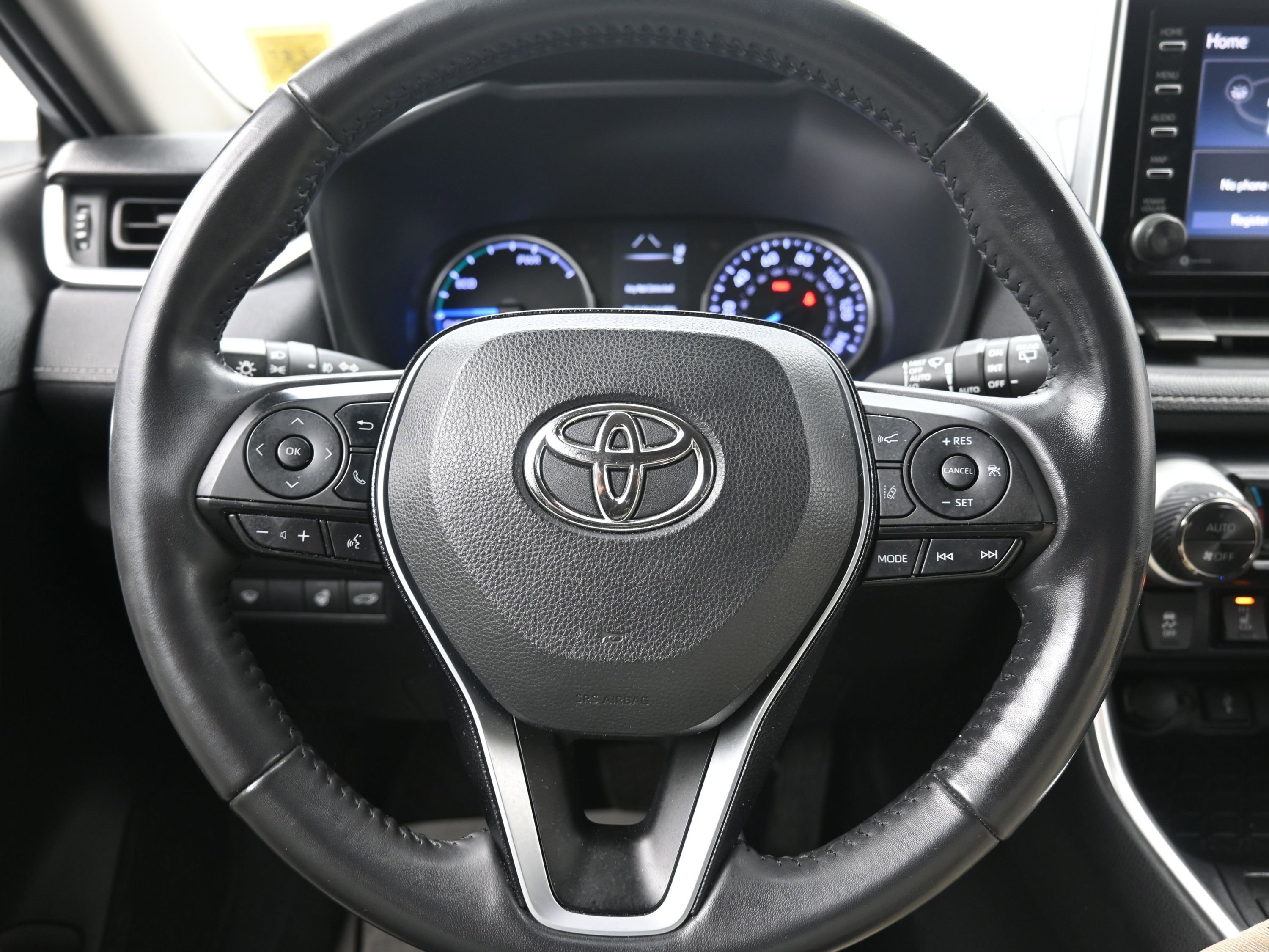 Used 2020 Toyota RAV4 XLE w/ Convenience Package image 21