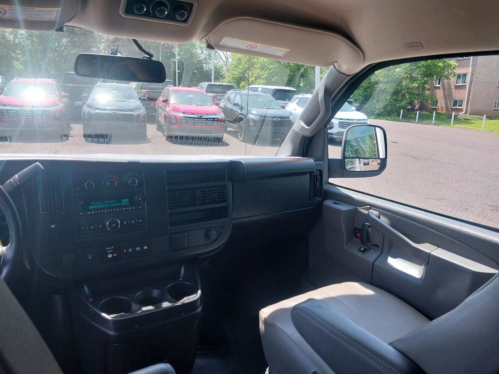 Used 2023 GMC Savana 3500 LS image 13