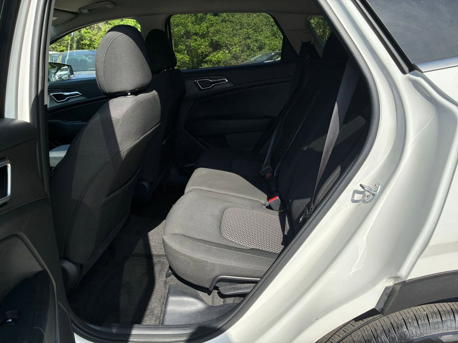 Used 2025 Kia Sportage LX FWD image 23
