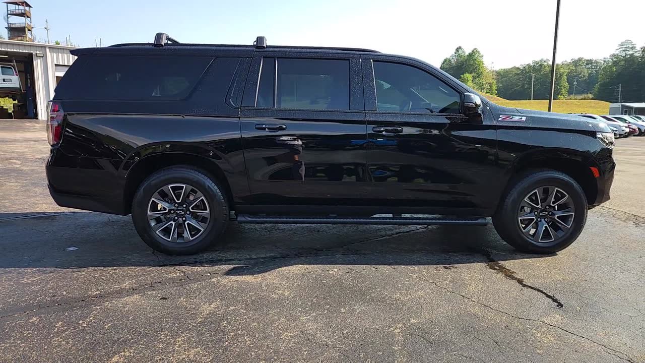 Used 2023 Chevrolet Suburban Z71 w/ Z71 Off-Road Package image 9