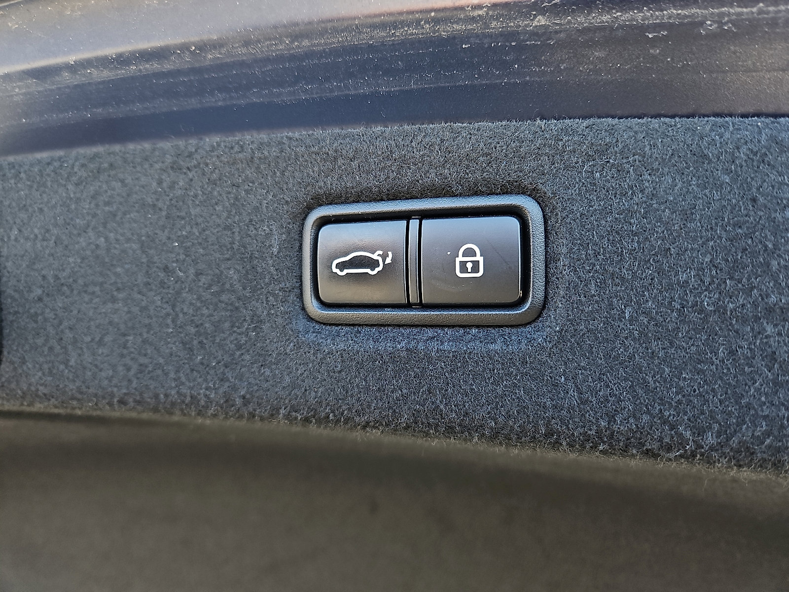 Used 2021 Genesis G90 3.3T Premium image 31