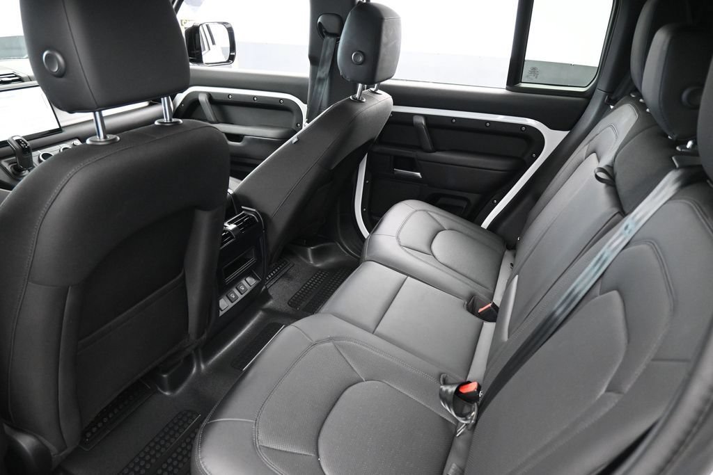 Used 2025 Land Rover Defender 110 S AWD/4WD image 46