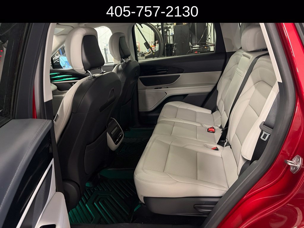 Used 2026 Lincoln Nautilus Premier AWD/4WD image 8