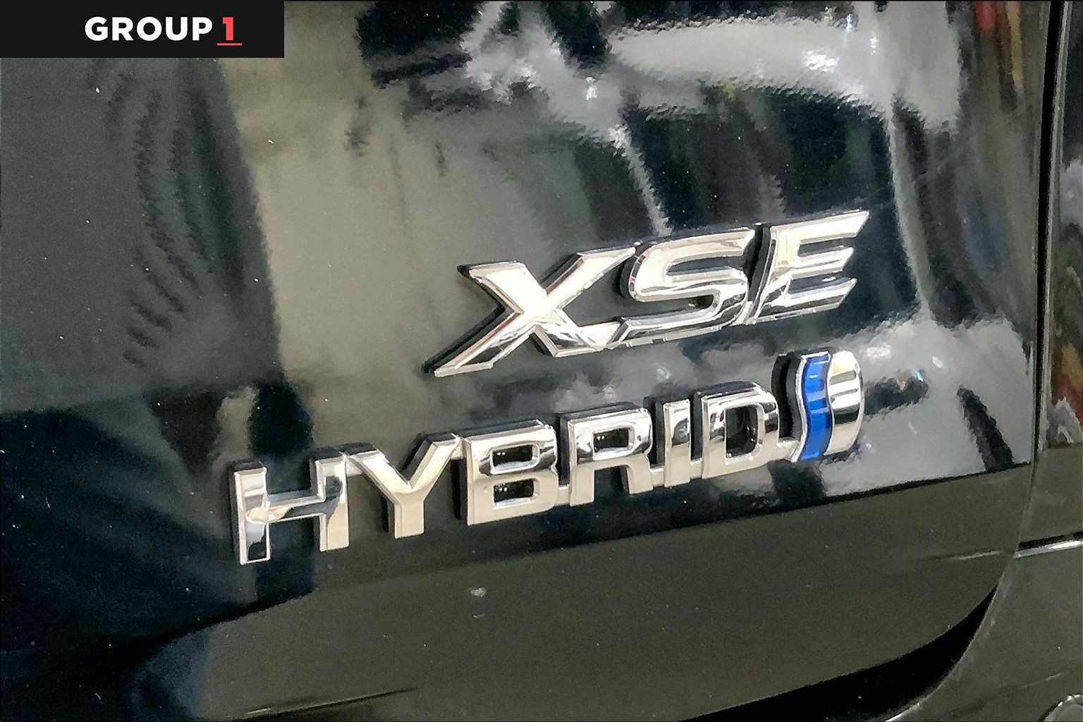 Used 2024 Toyota Sienna XSE w/ XSE Plus Package AWD/4WD image 10